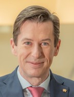Portrait of
                  Steven Creyelman